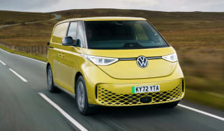 Volkswagen ID. Buzz Cargo - front tracking